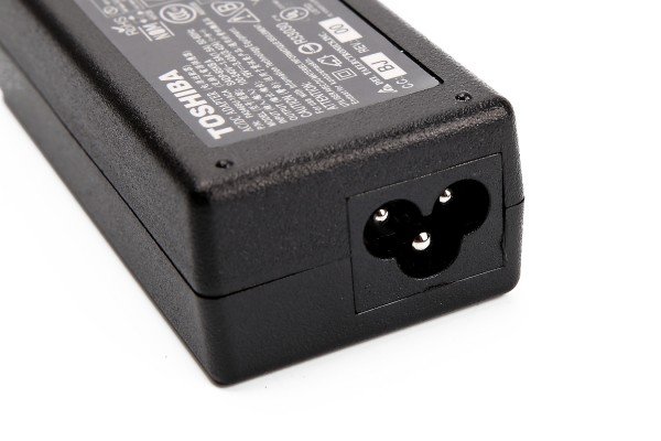 Adapter Toshiba 19V 3.42A 65W (5.5*2.5) A+ - Image 3